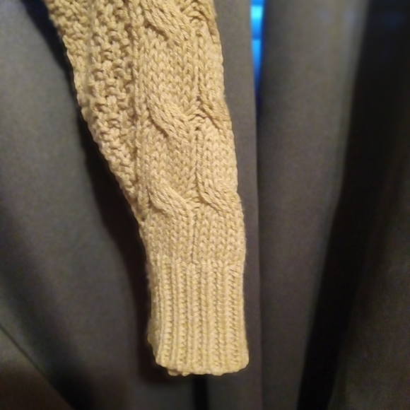 Reposhing, BP Cropped Sweater - Picture 4 of 5